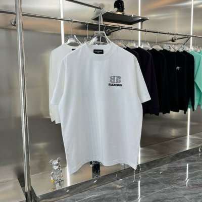 balsenciaga巴黎世家2025Ss烫钻Logo硅胶字母情侣休闲短袖T恤 最高版本 定制面料290克100%双纱棉 字母硅胶印花 辅料 开模原版过鉴定领标