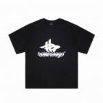 Balenciaga 巴黎世家 24Ss巴黎幻影字母短袖T恤 原版面料开发，官方专柜同款！ 前后幅字母采用胶浆丝网印花工艺，色泽牢固，不易脱落。 采用定织定染同