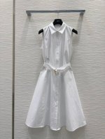 christian Dio* 2025Ss新款背心裙 时髦低调 气质又奢华高级！版型百搭不挑人，原版定制科技面料 做工品质看细节。白富美必入！强烈推荐。Sml