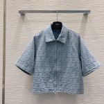 fend*I2025Ss季限定牛仔系列出品 Monogram老花提花时髦低调气质又奢华高级！用定制高品质斜纹棉质水洗牛仔面料，纹理细腻，棉感自然，既有筋骨感又不