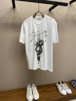 P160Givenchy 纪梵希蛇年限定男士短袖T恤圆领纯棉签名印花经典剪裁新款 同步官网发售！从高定走向高街的Gv，俘获大量年轻人的心，经典、时髦、高贵，一直