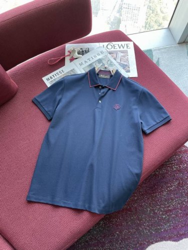 l P2570春夏 官网同步 熟男 轻熟男 最爱款式 经典大气百搭商务休闲Polo领T恤 采用进口双丝光珠地棉面料 舒适透气 质感细腻 超柔软亲肤触感！翻领设计