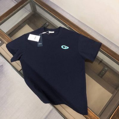 Dior 迪奥 2025春夏最新款男女同款休闲圆领套装，品牌最新设计元素！既不单调也不复杂，好处的展现品味！定制刺绣Logo点缀 舒适吸汗透气根本不在话下～ 面