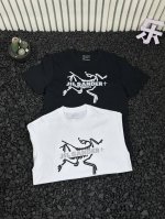 上新 始祖鸟25Ss夏季新款情侣款短袖T恤 官网热销款 宽松版型 上身百搭显瘦 不挑身材 搭配情侣闺密出行 甄选纯棉260G双纱面料 手感细腻柔软 亲肤透气 定