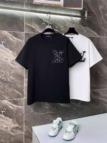 25Ss 新款 Louis Vuitton 路易威登 高品质320克 破坏镂空刺绣字母 原版面料 官方同款 短袖T恤 同缸染面料 手感非常舒服 春夏最新砖柜同步