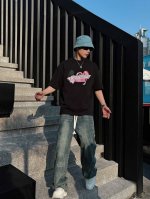 25Ss 巴尔曼新款圆领短袖T恤 选用330克双纱平织棉面料打造 胸前印有火烈鸟灰标图案 螺纹针织领口 男女同款 码数 S-2Xl 颜色 黑 白两色 尺码表 s