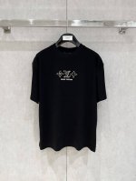 驴家* 25Ss春夏新款首发专柜最新款短袖圆领T恤 高端订制 设计前卫时尚！品牌Logo重工艺设计 高端定制230克面料.手感柔软.穿着舒适.专柜级别精致车线.