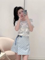 dio* 25Ss春夏新款 活性印花蝶森系圆领短袖T恤丨独家高版出品！定制全棉材质，透气舒适，质感十足 通体满印枝叶花蝶森系自然风格图案 打造仙气中不失休闲的个