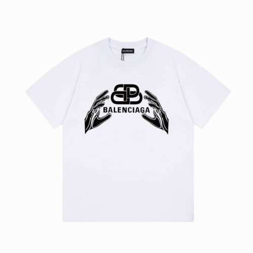 Balenciaga 巴黎世家双手字母短袖， 品质升级，精致做工，手感柔软，充满了复古工艺还拥有厚实的手感，标志性的图标，独有的辨识度。高克重纯棉质感一流！男女