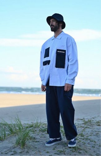 balenciaga巴黎世家 条纹凉感口袋拼接衬衫情侣款 color: 蓝色 Size: M-Xl m 肩宽58 胸围116 衣长70 Cm l 肩宽59 胸围