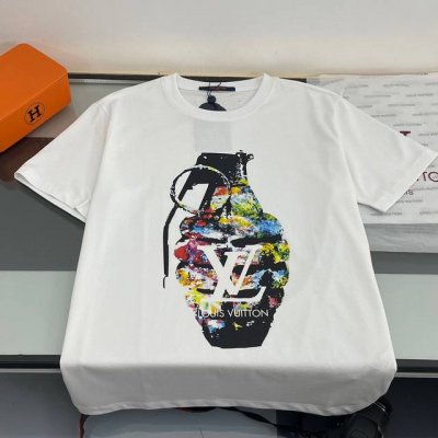 纯原臻品 顶级原版复刻 Lv 路易威登 2025Ss新品印花T恤 原版面料高版本高品质 网红明星同款 采用紧密 32支棉盖棉 定制260克面料 单独开模 印花是