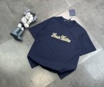 潮牌Lv 路易威登夏季新款刺绣全棉毛圈短袖！ 原版面料高版本高品质 网红明星同款 350克毛重纯棉面料 胸前万针小刺绣Logo 定制后领标 后面全幅万针饱满刺绣
