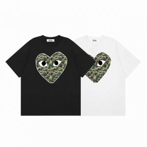 comme Des Garcons川久保玲play Bape迷彩联名款爱心印花夏季短袖T恤衫 颜色： 白色 黑色 尺码：M L Xl Xxl 价格p： 三标齐