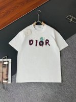 Dior* 迪奥*Cd 春夏最新款圆领时尚短袖T恤，重克纯棉双纱纯棉面料！贴肤舒适，耐看又好穿，经典字母Logo设计，原厂工艺一丝不苟，休闲百搭必备款 码数 S