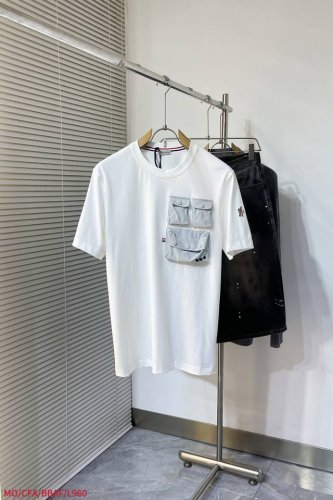 l960 Momoncler2025Ss早春新款圆领短T Moncler短袖选用新疆长绒棉面料，无论是柔软亲肤的棉质，还是透气速干的科技面料，都有着出色的透气性