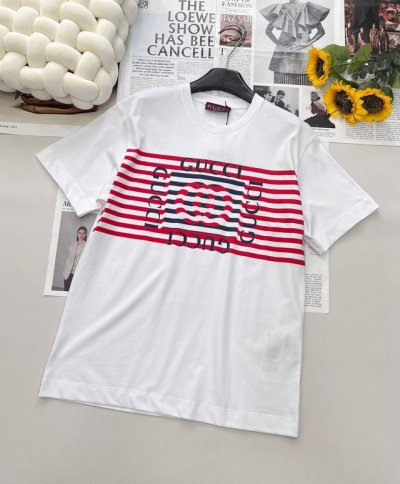 Gucci2025新款圆领条纹字母T恤 定制Yb原生全棉材质 透气舒适 质感十足 Oversized宽松T恤裁剪 凸显品牌格调 采用克重纯棉制成 略带有弹力 呈