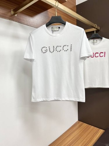 Gucci 25春夏新品品牌字母徽标标识短袖T恤 Ss定制80支双股丝光棉面料 黑色 白色 尺码M-3Xl报单请报身高体重