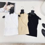 重工款 Bal 25Ss 春夏最新款手工钉珠工艺V领无袖针织衫纯手工完成的钉珠 实物超级美 深V领子 轻松展露锁骨 显瘦又性感 度假或者日常都Ok 居家穿也很适