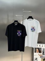 短袖 短裤 Loew*罗意威25S春夏新款圆领短袖.宽松舒适版型.多色彩设计.极为经典字母图形造型是整个造型的亮点.减龄利器.对于罗意威的经典演绎.高温烫画工艺