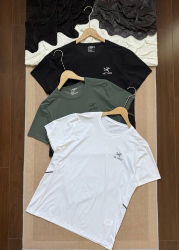 arc'teryx 始祖鸟 基础立体Logo 圆领运动户外速干短袖T恤 男女同款 -定制定染高弹纤维面料，四重工艺处理实现吸湿速干+长效抗菌，37℃高温保持干爽