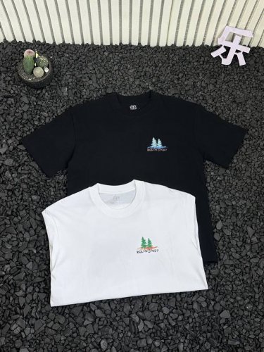 可隆 Kolon 25Ss夏季后背大幅森林印花短袖T恤 情侣款 - 小红书热门爆款 明星网红同款穿搭 男女日常通勤穿搭必备单品 高品质高克重双纱面料 亲肤透气不