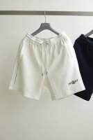 mon*Cl*R 蒙口 25年夏季新款休闲短裤 定制卫衣棉面料 吸汗透气！标志性Logo印花全原版五金辅料，简约休闲款式打造休闲与个性兼备的时髦单品 大气且百搭