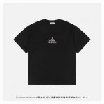 vivienne Westwood 西太后 25Ss 行星斑驳字母印花短袖 面料采用 克重精梳棉 定制32支1*1螺纹 成衣两遍水洗处理 面料舒适亲肤无异感 定