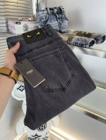 p250 Fendi*芬迪- 2025Ss蛇年春夏贺岁款微跨瘦腿牛仔裤。原单1:1制作，日常必备的完美之选，简单大气亦时尚有型，高端莱赛尔汉麻面料 ，重工洗水工