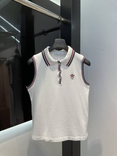Dior*2025新品网球系列翻领 背心 定制Yb棉材质 透气舒适 质感十足 常规短袖T恤裁剪 凸显品牌格调 采用克重纯棉制成 略带有弹力 呈现显瘦视觉效果 经