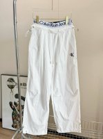 价格P：￥ P140 品名： * 双腰织带Logo立体硅胶降落伞工装裤 尺码：M.L 颜色：白色 又是一条封神裤，双腰头织带真的太帅了最近这条速干裤超火爆，版型