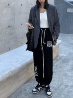 110 loewe 罗意威侧拼花型百搭宽松运动卫裤束脚裤休闲裤子 ｜无敌版型｜｜男女同款｜ 面料采用超高品质华棉/最大的优点就是亲肤性跟保形性好 顶级面料带来超