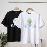Cver*Sace 范思哲 25Ss专柜同款圆领短袖T恤～标志性品牌Logo印花点缀～定制棉质面料～ 厚板立体！衣服偏厚使整体高透气和柔软性的质感更加凸显，饱满