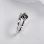 Chrome Hearts克罗心开口戒指，经典钉子。 玩酷必备单品。无敌细节，看实拍！顶级泰银工艺！别具一格的质感和色泽，使首饰粗犷而古朴。经过特殊处理,可以保
