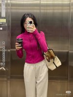 树莓色 Lulu螺纹短款上衣瑜伽外套 最期待的Lululemon树莓色他来了 对于Lululemon家来说 比起瑜伽裤，我一直比较心心念他家上衣尤其这个被夸爆了