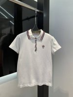 Dior*2025新品网球系列翻领 定制Yb棉材质 透气舒适 质感十足 常规短袖T恤裁剪 凸显品牌格调 采用克重纯棉制成 略带有弹力 呈现显瘦视觉效果 经典色系