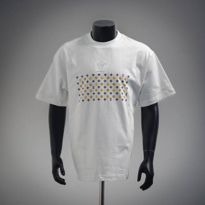 本地自取200 louis Vuitton/路易威登Lv 笑脸浮雕徽标短袖T恤 size：Xs-L