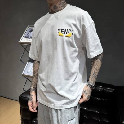 新款Fd 新款T恤 面料采用顶级原版精梳棉洗水面料 立体印花图案设计 时尚潮流 顶级的做工 高端品质 男女同款 尺码 S-2Xl