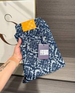 款号-Mx020 细节图 Louis Vuitton 路易 威登 25Ss 早春新品 蛇纹提花格纹牛仔裤 王鹤棣同款 Vuitton蛇纹图案牛仔裤，直接被它拿捏