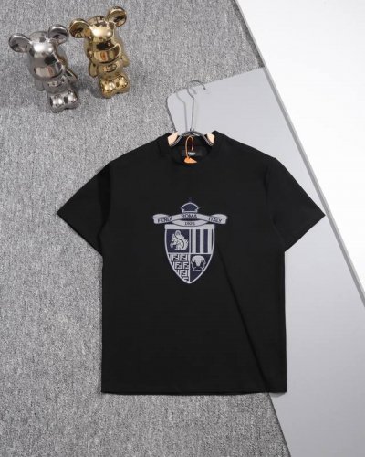 Fendi 芬迪 圆领短袖T恤 前胸图案刺绣标识 后幅做龟背 官方同步 1:1原版开模 时尚个性 百搭潮流 纯原品质 原版洗水面料 吊牌 领标 水洗麦 三标齐全