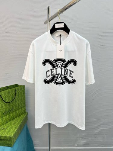 高品质 Celine 25Ss经典配色T恤新品！！款式相当的青春活力，朝气澎湃！！新一季主打的小熊系列，采用一级印烫的高规格标准.色调过渡呈现的立体感很强，优选