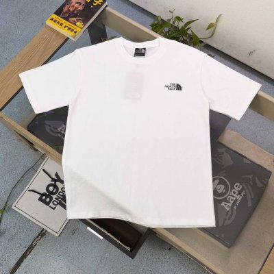 上新 款号：Dg25642 2025新款The North Face北面Tnf后背窗花图案Logo字母印花休闲情侣短袖T恤，经典图案设计，朋克不羁！！采用250