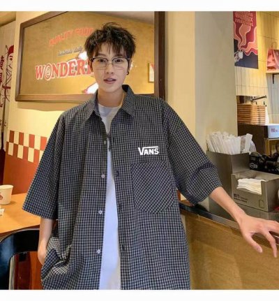 供 Vans 万斯 夏季海外版美式复古高街高品质工装短袖衬衫衬衣上衣 万斯今年夏季最新推出的衬衫外套 简直不要太帅啦 经典的美式工装风格 左胸口袋袋口万斯贴标L