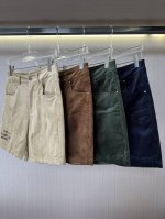 Lv驴牌25Ss夏季新款 坑条洗水灯芯绒贴布平腰休闲短裤 采用进口面料，订染色，上身满满的高级感，这种面料穿起来非常舒适，不会有硬邦邦的感觉，而且纹路会非常细腻
