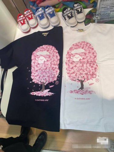 001042款Bape Sakura Tee Ss20 樱花限定 猿人短袖T恤 男女同款 码数Smlxlxxl 黑色白色