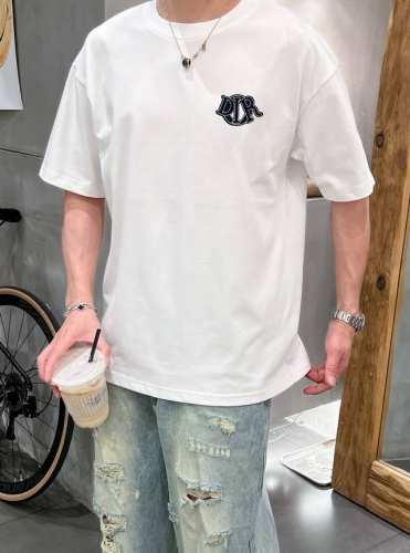 christian Dior迪奥 25Ss新款经典印花短袖，明星穿搭款，采用双纱纯棉280G，印花工艺，面料颜色定制定染，不缩水不退色。手感舒服，质感超强潮男潮