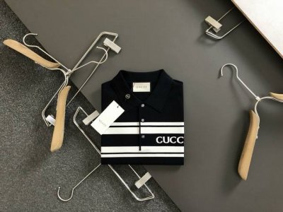 gucc修身版型 M-Xxxl 2025春夏新款简约百搭字母提花顶级进口私货伊力特Polo短袖，高端重工提花融合羊毛拼色短袖针织衫，专柜款时尚不失奢华 品质毋庸