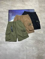 Stone Island 石头岛25Ss新品工装机能风大口袋徽章Logo百搭休闲短裤，高街风十足，三色可选。经典百搭永不过时，夏季出行必备百搭短裤 高品质梭织面