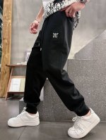 moncler 2025夏季新款铜氨丝莫代尔空气层休闲卫裤，裤身上刺绣标志性品牌标识，客供定制品牌刻印五金配件，彰显品牌格调，100%进口面料精心打造，柔软舒适