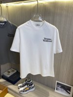 Vw西太后 2025Ss春夏最新款短袖T恤出货啦！！ 2025新款T恤 高版本专用面料 高克重 260G 纯棉面料 上身舒适不失挺阔 针脚刺绣工艺、数字印花、植