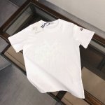 纯棉水洗不变形 Mon*Cler 蒙口 新款上市 专柜系列纯棉T恤 260克定制棉 面料柔软舒适 全新设计灵感 极具时尚代表性 精致植绒品牌M字设计 手感舒适透
